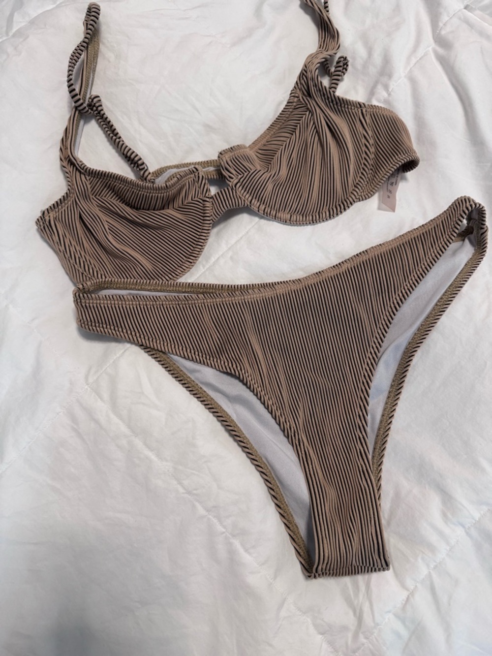 Ribbed Underwire Bikini Set in Taupe
